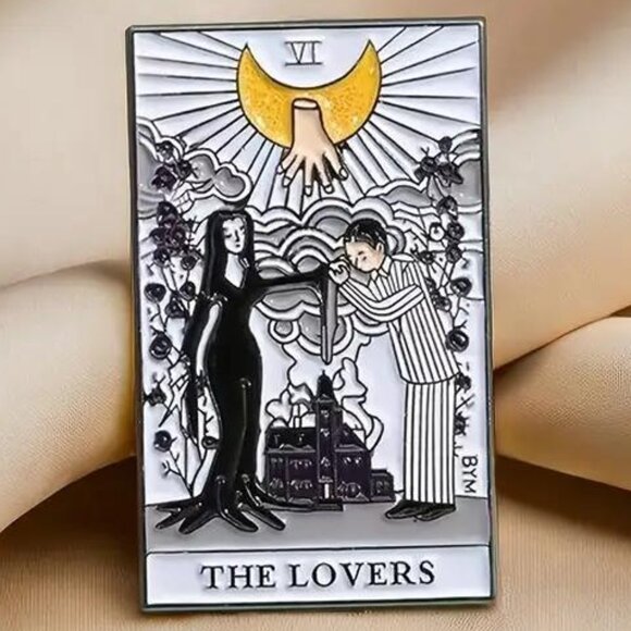 VI THE LOVERS PIN - Picture 1 of 2